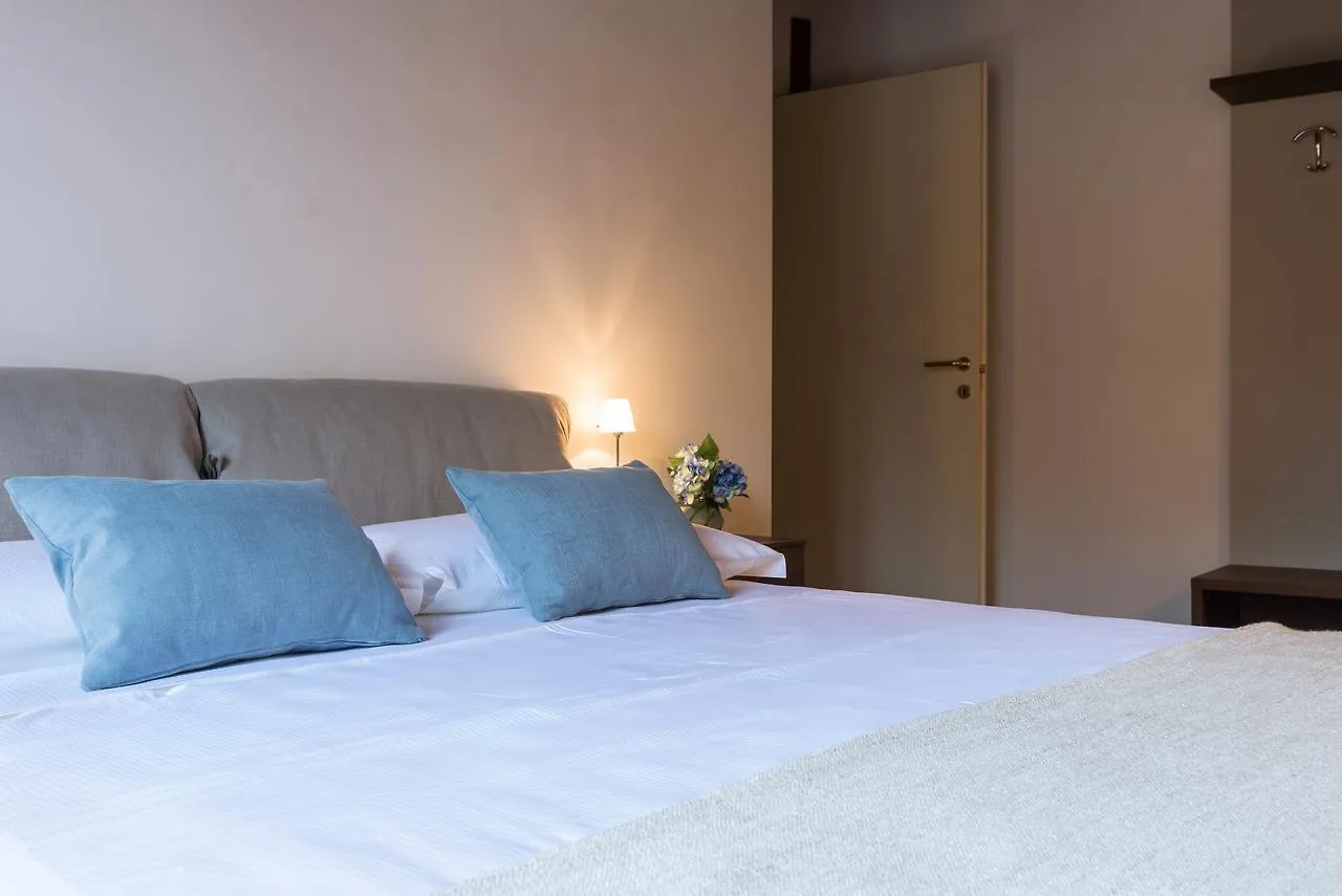 Contrada San Giacomo - MyHomeinComo Apartamento Como
